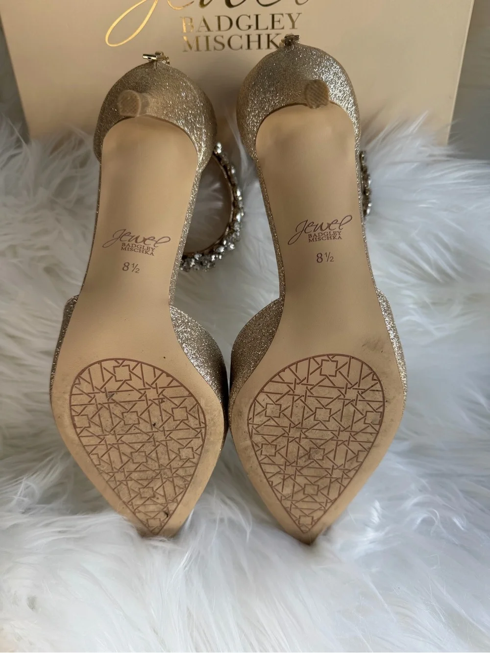 Jewel Badgley Mischka Raleigh Pointed Kitten D’Orsay Lt. Gold Ankle-Strap 8.5